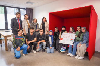 Spendenübergabe, zum Bild in groß